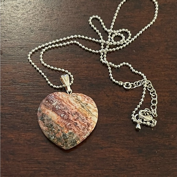Natural jasper heart pendant silver tone chain - Picture 7 of 7